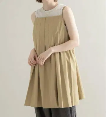 KBF 턱 플리츠 미니 원피스