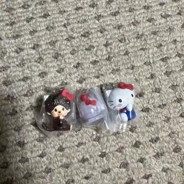 몽치치 x 헬로키티 메지루시 액세서리