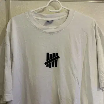 UNDEFEATED 로고 T셔츠 L 사이즈 화이트