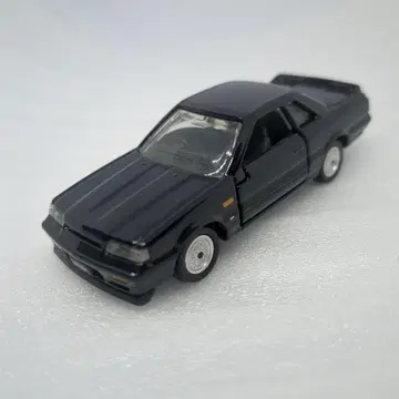 토미카 프리미엄 닛산 스카이라인 GTS-R