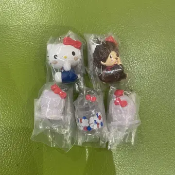 헬로키티 몽치치 캡슐 토이 전 종류 5개 세트