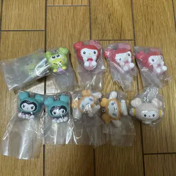 TWICE LOVELYS x SANRIO CHARACTERS