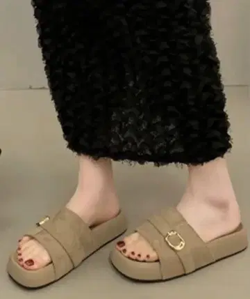 베이지 통굽 컴포트 샌들
