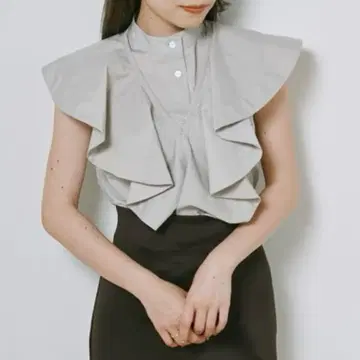 SNIDEL 스나이델 슬리브리스 셔츠 그레이 상의