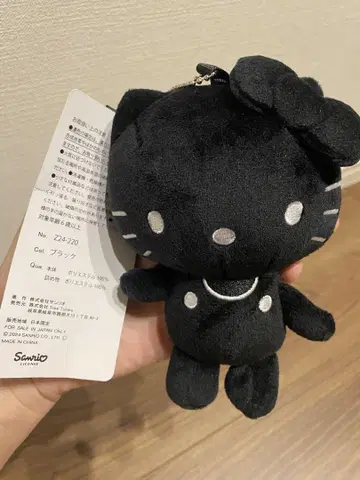 [ 가격 인하 ] 헬로키티 50주년 마스코트 참 화이트 블랙 키티 블랙