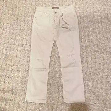 [ 택 포함 새상품 ] ZARA 화이트 데님 팬츠 화이트 청바지
