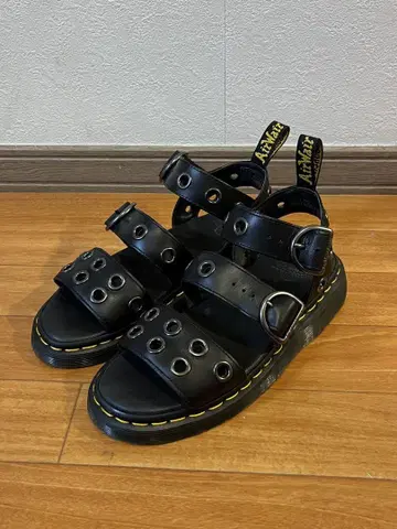 Dr.Martens 닥터마틴 그리폰 블랙 샌들 스트랩 포함