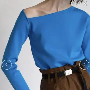 DRESSLAVE 드레스레이브 비대칭 넥 풀오버 그레이