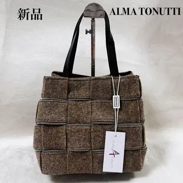 새상품 완판템 ALMA TONUTTI 울 펠트 토트백