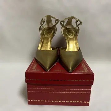 골드 스틸레토 하이힐