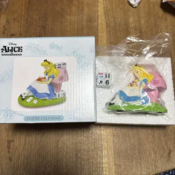 [ 미사용 새상품 ] 디즈니 이상한 나라의 앨리스 일력 달력 피규어