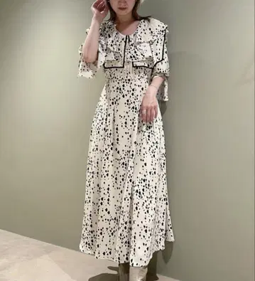[ SNIDEL ] 스나이델 케이프 칼라 원피스