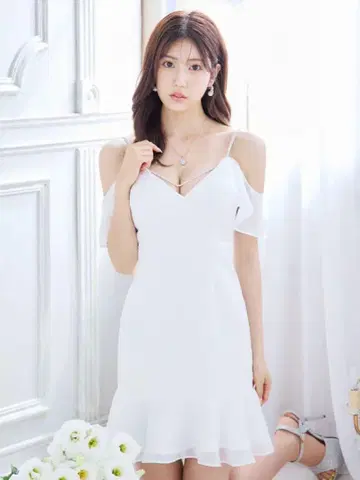 택 포함 미사용 새상품 JEWELS 오프숄더 화이트 플레어 드레스