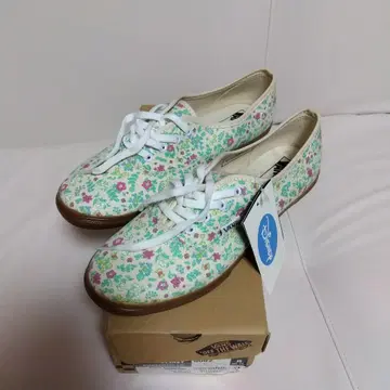 VANS 디즈니 POOH FLOWER 25cm 스니커즈 미사용