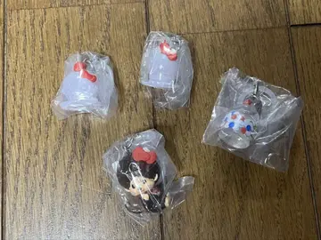 몬치치 헬로키티 가챠가챠 4개 세트