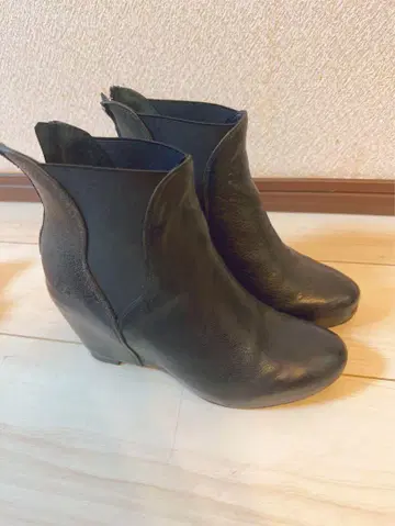 블랙 웨지힐 부츠