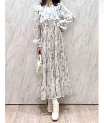 미사용 새상품 꽃무늬 플라워 플리츠 티어드 원피스