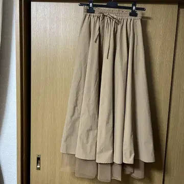 베이지 플레어 롱 스커트