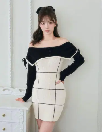 오프숄더 레이스업 리본 니트 미니 원피스