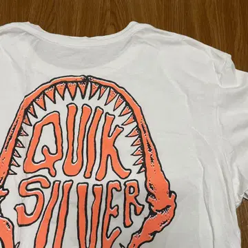 Quiksilver 오렌지 상어 티셔츠