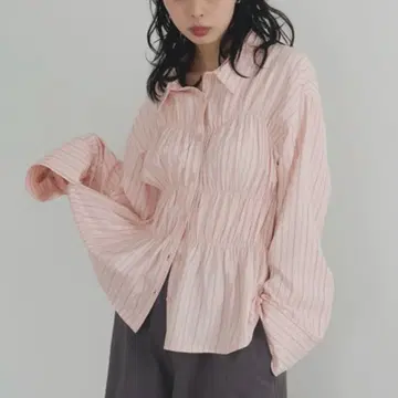 LIAN 셔링 뷔스티에 디자인 셔츠