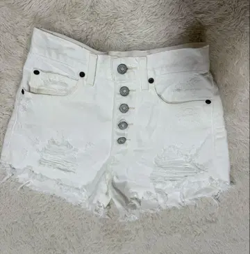 MOUSSY 화이트 숏팬츠