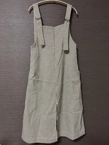 체크 무늬 슬리브리스 원피스