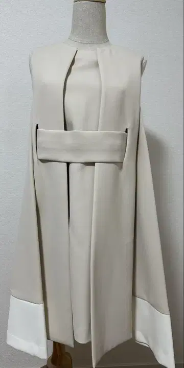 프레이 아이디 베이지 무릎 기장 원피스