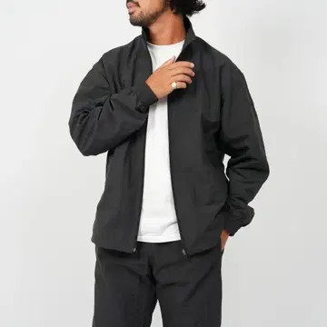 OVY Recycled Nylon Water-repellentJacket