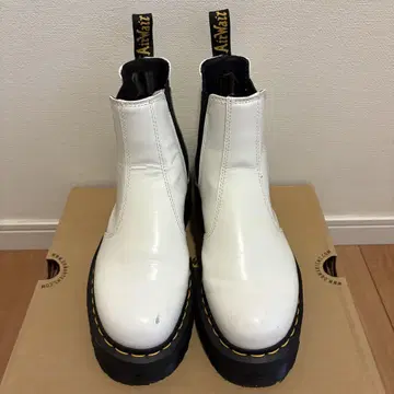 닥터마틴 2976 QUAD 화이트 UK5 24cm