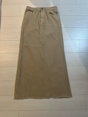 베이지 슬릿 롱 스커트