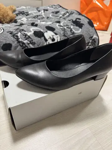 블랙 펌프스