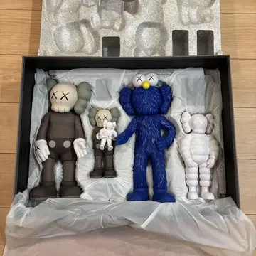 KAWS family brown