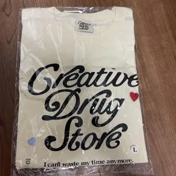CREATIVEDRUGSTORE x VERDY 콜라보 T셔츠 베이지