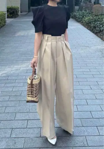 cygne 시뉴 하이웨스트 턱 와이드 팬츠 Lara