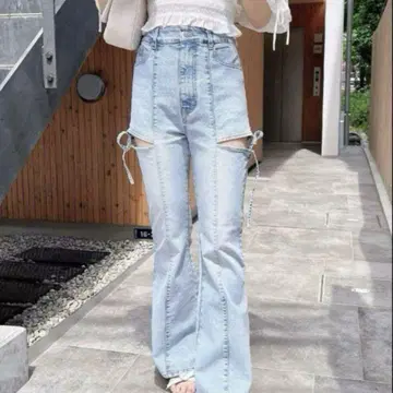 INGNI 사이드 리본 컷 아웃 플레어 데님 팬츠 M