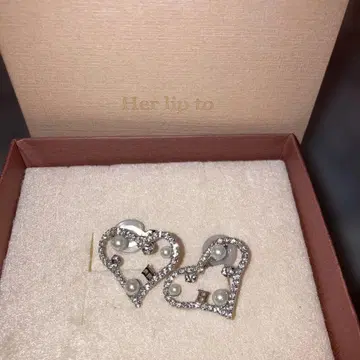 하립투 Crystal Heart Shaped Earrings
