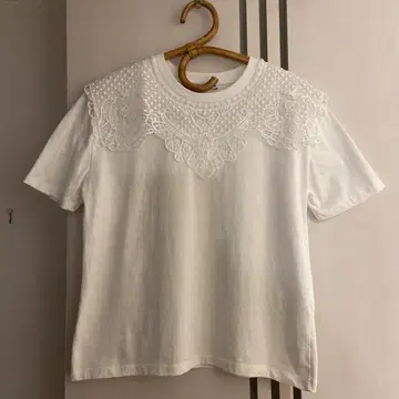 ZARA 화이트 레이스 카라 T셔츠 S
