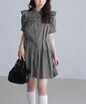 새상품! FREE'S MART 미니 체크 어깨 프릴 티어드 미니 원피스