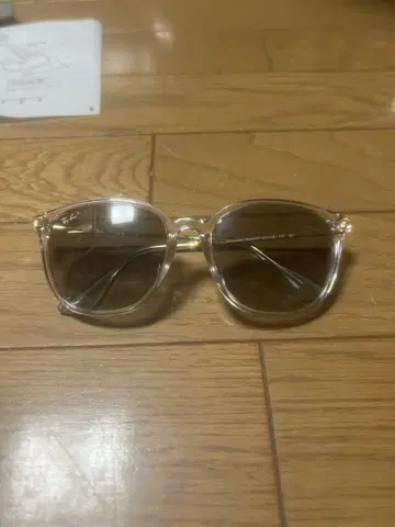 레이밴 웰링턴 클리어