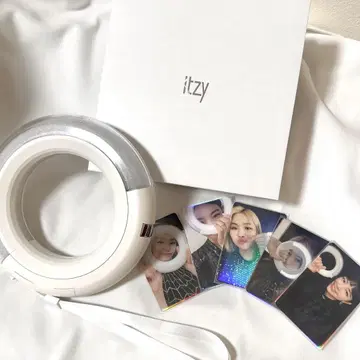 ITZY 라이트링 초기 트레이딩 카드 포함