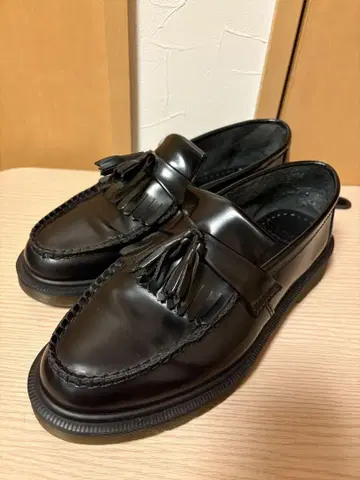 [ 하자품 ] Dr. Martens ADRIAN 태슬 로퍼