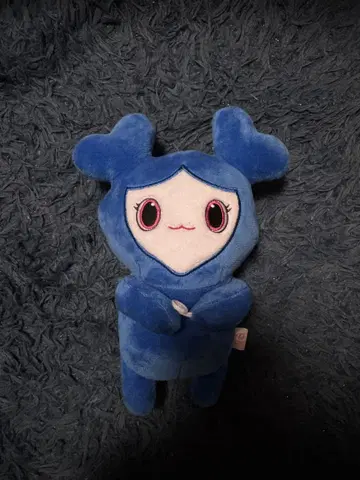 파란색 캐릭터 봉제 인형