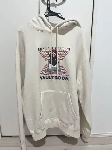 VAULTROOM 아리사카 후드티