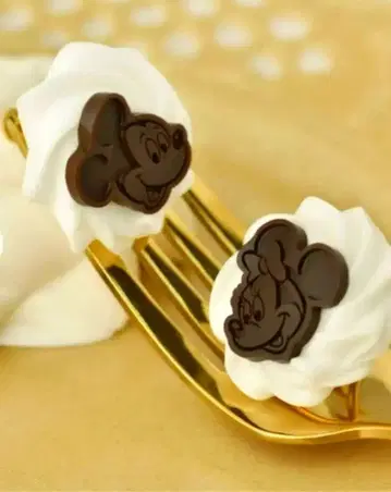 [ 현행 모델 ] Q-pot 디즈니 휘핑 크림 초콜릿 귀찌