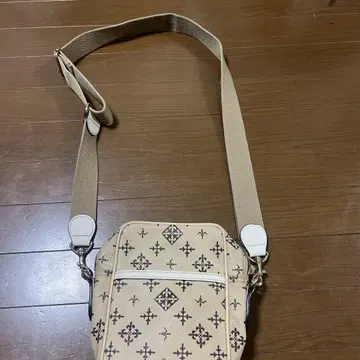 russet 숄더