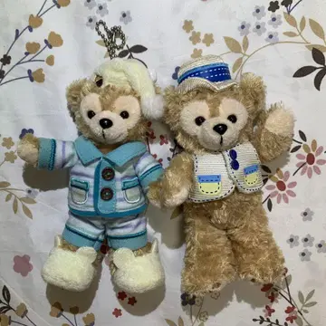 더피 인형 배지 2개 세트