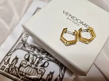 VENDOME 헥사곤 귀걸이