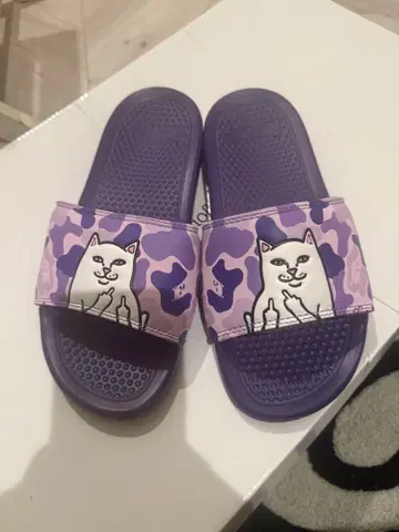 RIPNDIP 샌들