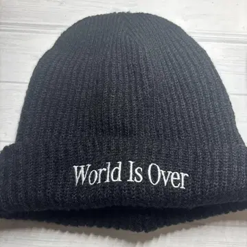 World Is Over Knit Cap 세카오와 후카세 니트 모자